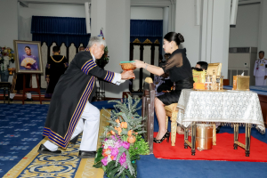 นายกสภาและอธิการบดี มรภ. 38 แห่ง ทูลเกล้าฯ ถวายปริญญาดุษฎีบัณฑิตกิตติมศักดิ์ แด่ สมเด็จพระเจ้าลูกเธอ เจ้าฟ้าสิริวัณณวรี นารีรัตนราชกัญญา