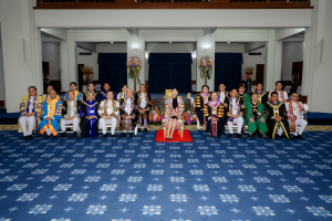 นายกสภาและอธิการบดี มรภ. 38 แห่ง ทูลเกล้าฯ ถวายปริญญาดุษฎีบัณฑิตกิตติมศักดิ์ แด่ สมเด็จพระเจ้าลูกเธอ เจ้าฟ้าสิริวัณณวรี นารีรัตนราชกัญญา