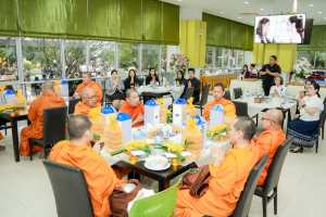 มรภ.เทพสตรี จัดพิธีทำบุญตักบาตรอุทิศถวายพระราชกุศลแด่ สมเด็จพระนางเจ้าสิริกิติ์ พระบรมราชินีนาถ พระบรมราชชนนีพันปีหลวง