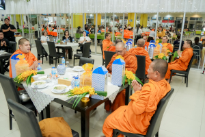 มรภ.เทพสตรี จัดพิธีทำบุญตักบาตรอุทิศถวายพระราชกุศลแด่ สมเด็จพระนางเจ้าสิริกิติ์ พระบรมราชินีนาถ พระบรมราชชนนีพันปีหลวง