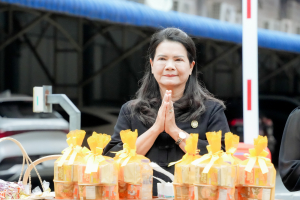 มรภ.เทพสตรี จัดพิธีทำบุญตักบาตรอุทิศถวายพระราชกุศลแด่ สมเด็จพระนางเจ้าสิริกิติ์ พระบรมราชินีนาถ พระบรมราชชนนีพันปีหลวง