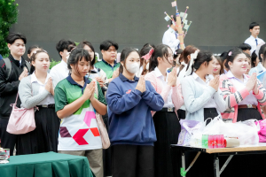 มรภ.เทพสตรี จัดพิธีทำบุญตักบาตรอุทิศถวายพระราชกุศลแด่ สมเด็จพระนางเจ้าสิริกิติ์ พระบรมราชินีนาถ พระบรมราชชนนีพันปีหลวง