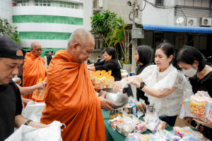 มรภ.เทพสตรี จัดพิธีทำบุญตักบาตรอุทิศถวายพระราชกุศลแด่ สมเด็จพระนางเจ้าสิริกิติ์ พระบรมราชินีนาถ พระบรมราชชนนีพันปีหลวง