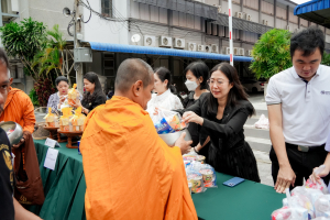 มรภ.เทพสตรี จัดพิธีทำบุญตักบาตรอุทิศถวายพระราชกุศลแด่ สมเด็จพระนางเจ้าสิริกิติ์ พระบรมราชินีนาถ พระบรมราชชนนีพันปีหลวง