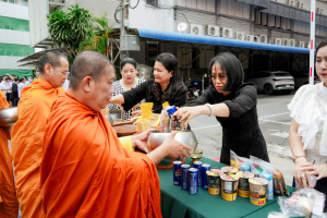 มรภ.เทพสตรี จัดพิธีทำบุญตักบาตรอุทิศถวายพระราชกุศลแด่ สมเด็จพระนางเจ้าสิริกิติ์ พระบรมราชินีนาถ พระบรมราชชนนีพันปีหลวง