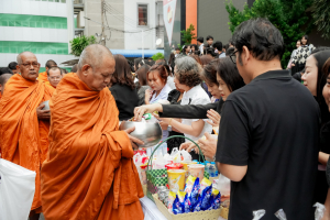 มรภ.เทพสตรี จัดพิธีทำบุญตักบาตรอุทิศถวายพระราชกุศลแด่ สมเด็จพระนางเจ้าสิริกิติ์ พระบรมราชินีนาถ พระบรมราชชนนีพันปีหลวง