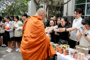 มรภ.เทพสตรี จัดพิธีทำบุญตักบาตรอุทิศถวายพระราชกุศลแด่ สมเด็จพระนางเจ้าสิริกิติ์ พระบรมราชินีนาถ พระบรมราชชนนีพันปีหลวง