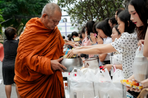 มรภ.เทพสตรี จัดพิธีทำบุญตักบาตรอุทิศถวายพระราชกุศลแด่ สมเด็จพระนางเจ้าสิริกิติ์ พระบรมราชินีนาถ พระบรมราชชนนีพันปีหลวง
