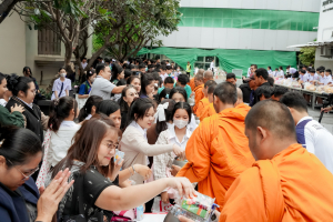 มรภ.เทพสตรี จัดพิธีทำบุญตักบาตรอุทิศถวายพระราชกุศลแด่ สมเด็จพระนางเจ้าสิริกิติ์ พระบรมราชินีนาถ พระบรมราชชนนีพันปีหลวง