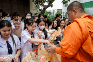 มรภ.เทพสตรี จัดพิธีทำบุญตักบาตรอุทิศถวายพระราชกุศลแด่ สมเด็จพระนางเจ้าสิริกิติ์ พระบรมราชินีนาถ พระบรมราชชนนีพันปีหลวง