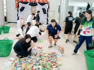 มรภ.เทพสตรี ส่งมอบธารน้ำใจช่วยเหลือผู้ประสบภัยน้ำท่วม จ.สิงห์บุรี