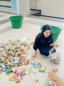 มรภ.เทพสตรี ส่งมอบธารน้ำใจช่วยเหลือผู้ประสบภัยน้ำท่วม จ.สิงห์บุรี