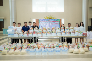 มรภ.เทพสตรี ส่งมอบธารน้ำใจช่วยเหลือผู้ประสบภัยน้ำท่วม จ.สิงห์บุรี