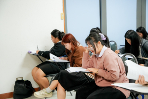 ศูนย์ภาษา จัดสอบวัดความรู้ภาษา TRU-EPT สำหรับนักศึกษาชั้นปีที่ 4
