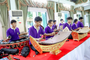 คณะมนุษยศาสตร์ฯ ร่วมกับ ชมรมศิษย์เก่าคณะมนุษยศาสตร์ฯ จัดเทศน์มหาชาติ มหากุศล ครบรอบ 50 ปี มนส. เพื่อจัดสรรเป็นทุนการศึกษาและสนับสนุนกิจกรรมพัฒนานักศึกษา