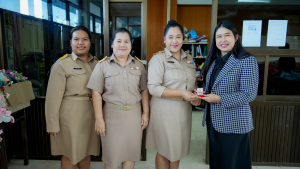 งานสื่อสารองค์กร มรภ.เทพสตรี เดินหน้ากิจกรรม “เคาะประตูโรงเรียน” ประชาสัมพันธ์งานมหาวิทยาลัยและการรับสมัครนักศึกษารอบปัจจุบัน ในเขตพื้นที่รับผิดชอบ