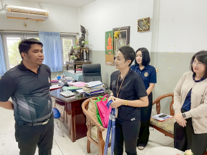 งานสื่อสารองค์กร มรภ.เทพสตรี เดินหน้ากิจกรรม “เคาะประตูโรงเรียน” ประชาสัมพันธ์งานมหาวิทยาลัยและการรับสมัครนักศึกษารอบปัจจุบัน ในเขตพื้นที่รับผิดชอบ