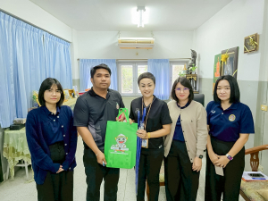 งานสื่อสารองค์กร มรภ.เทพสตรี เดินหน้ากิจกรรม “เคาะประตูโรงเรียน” ประชาสัมพันธ์งานมหาวิทยาลัยและการรับสมัครนักศึกษารอบปัจจุบัน ในเขตพื้นที่รับผิดชอบ