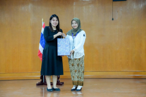 มรภ.เทพสตรี โดยศูนย์ภาษา จัดกิจกรรมนำเสนอผลการฝึกประสบการณ์การสอนของนักศึกษาจาก UNS ประเทศอินโดนีเซีย