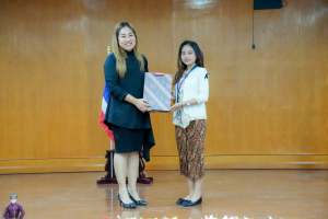 มรภ.เทพสตรี โดยศูนย์ภาษา จัดกิจกรรมนำเสนอผลการฝึกประสบการณ์การสอนของนักศึกษาจาก UNS ประเทศอินโดนีเซีย