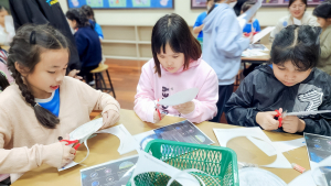 ศูนย์วิทยาศาสตร์ จัดกิจกรรมดาราศาสตร์ รร.บรรจงรัตน์ เพื่อให้นักเรียนได้สัมผัสและเรียนรู้เกี่ยวกับดาวเคราะห์ในระบบสุริยะด้วยประสบการณ์ตรง