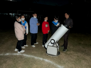 ศูนย์วิทยาศาสตร์ จัดกิจกรรมดาราศาสตร์ รร.บรรจงรัตน์ เพื่อให้นักเรียนได้สัมผัสและเรียนรู้เกี่ยวกับดาวเคราะห์ในระบบสุริยะด้วยประสบการณ์ตรง