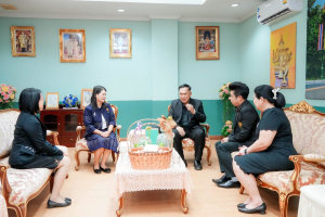 อธิการบดี นำผู้บริหาร มรภ.เทพสตรี เข้าพบ ผวจ.สิงห์บุรี ในโอกาสได้รับการแต่งตั้งให้ดำรงตำแหน่งผู้ว่าราชการจังหวัดสิงห์บุรีและคารวะขอพรในโอกาสวันปีใหม่พร้อมร่วมหารือการทำงานระหว่างมหาวิทยาลัยกับจังหวัด