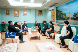 อธิการบดี นำผู้บริหาร มรภ.เทพสตรี เข้าพบ ผวจ.สิงห์บุรี ในโอกาสได้รับการแต่งตั้งให้ดำรงตำแหน่งผู้ว่าราชการจังหวัดสิงห์บุรีและคารวะขอพรในโอกาสวันปีใหม่พร้อมร่วมหารือการทำงานระหว่างมหาวิทยาลัยกับจังหวัด