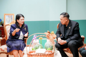 อธิการบดี นำผู้บริหาร มรภ.เทพสตรี เข้าพบ ผวจ.สิงห์บุรี ในโอกาสได้รับการแต่งตั้งให้ดำรงตำแหน่งผู้ว่าราชการจังหวัดสิงห์บุรีและคารวะขอพรในโอกาสวันปีใหม่พร้อมร่วมหารือการทำงานระหว่างมหาวิทยาลัยกับจังหวัด