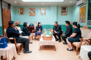 อธิการบดี นำผู้บริหาร มรภ.เทพสตรี เข้าพบ ผวจ.สิงห์บุรี ในโอกาสได้รับการแต่งตั้งให้ดำรงตำแหน่งผู้ว่าราชการจังหวัดสิงห์บุรีและคารวะขอพรในโอกาสวันปีใหม่พร้อมร่วมหารือการทำงานระหว่างมหาวิทยาลัยกับจังหวัด