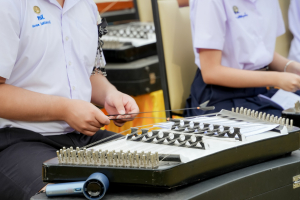 มรภ.เทพสตรี และ กระทรวง อว. จัดงานดนตรีในสวน : H.M. Song อว. บรรเลงเพลงของพ่อ เทิดพระเกียรติ รัชกาลที่ 9 เพื่อน้อมรำลึกถึงพระปรีชาสามารถด้านดนตรี และสืบสานบทเพลงพระราชนิพนธ์โดยคนรุ่นใหม่