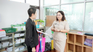 งานสื่อสารองค์กร มรภ.เทพสตรี เดินหน้ากิจกรรม “เคาะประตูโรงเรียน” ประชาสัมพันธ์งานมหาวิทยาลัยและการรับสมัครนักศึกษารอบปัจจุบัน ในเขตพื้นที่รับผิดชอบ