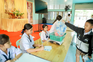 คณะวิทยาศาสตร์ฯ ลงพื้นที่ติดตามผลการดำเนินงานโครงการธนาคารขยะของโรงเรียนวัดไผ่แตร