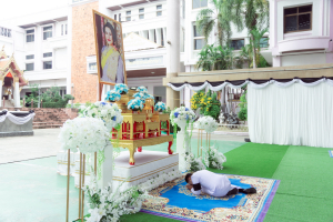 มรภ.เทพสตรี ร่วมพิธีบำเพ็ญกุศลอุทิศถวายพระราชกุศลแด่ สมเด็จพระพันปีหลวง ครบปัญญาสมวาร (50 วัน) ณ โรงเรียนวินิตศึกษาในพระราชูปถัมภ์ฯ