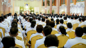 มรภ.เทพสตรี ร่วมพิธีบำเพ็ญกุศลอุทิศถวายพระราชกุศลแด่ สมเด็จพระพันปีหลวง ครบปัญญาสมวาร (50 วัน) ณ วัดสิริจันทรนิมิตรวรวิหาร