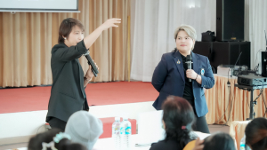 มรภ.เทพสตรี ร่วมกับ จังหวัดลพบุรี และสำนักงานทรัพยากรธรรมชาติและสิ่งแวดล้อมจังหวัดลพบุรี พัฒนาอาสาสมัครเฝ้าระวังและป้องกันปัญหาลิงในชุมชน เสริมองค์ความรู้เพื่อการบริหารจัดการอย่างเป็นระบบและยั่งยืน