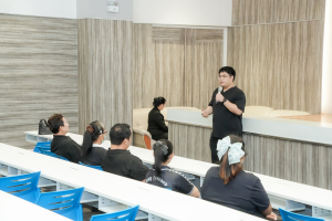 รพ.อานันทมหิดล จัดกิจกรรมประชาสัมพันธ์สิทธิประกันสังคมให้กับผู้ประกันตนของ มรภ.เทพสตรี ในการตัดสินใจเลือกสถานพยาบาลหลัก ประจำปี พ.ศ. 2569