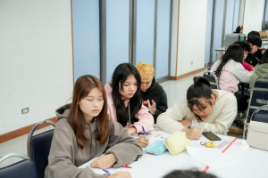 มรภ.เทพสตรี ร่วมกับ จังหวัดลพบุรี และสำนักงานทรัพยากรธรรมชาติและสิ่งแวดล้อมจังหวัดลพบุรี อบรมถ่ายทอดเทคโนโลยีการผลิตอาหารลิงสำเร็จรูปและการบริหารจัดการด้านการให้อาหารอย่างเป็นระบบ