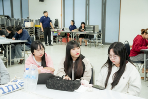 มรภ.เทพสตรี ร่วมกับ จังหวัดลพบุรี และสำนักงานทรัพยากรธรรมชาติและสิ่งแวดล้อมจังหวัดลพบุรี อบรมถ่ายทอดเทคโนโลยีการผลิตอาหารลิงสำเร็จรูปและการบริหารจัดการด้านการให้อาหารอย่างเป็นระบบ