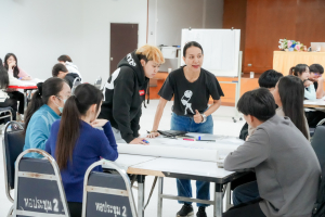 มรภ.เทพสตรี ร่วมกับ จังหวัดลพบุรี และสำนักงานทรัพยากรธรรมชาติและสิ่งแวดล้อมจังหวัดลพบุรี อบรมถ่ายทอดเทคโนโลยีการผลิตอาหารลิงสำเร็จรูปและการบริหารจัดการด้านการให้อาหารอย่างเป็นระบบ