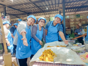 ศูนย์ส่งเสริมการจัดการศึกษาตามพระบรมราโชบาย มรภ.เทพสตรี จัดอบรมการทำฟักทองกรอบ ส่งเสริมอาชีพ ลดรายจ่าย เพิ่มรายได้ให้แก่ประชาชน