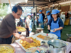 ศูนย์ส่งเสริมการจัดการศึกษาตามพระบรมราโชบาย มรภ.เทพสตรี จัดอบรมการทำฟักทองกรอบ ส่งเสริมอาชีพ ลดรายจ่าย เพิ่มรายได้ให้แก่ประชาชน