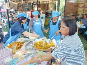 ศูนย์ส่งเสริมการจัดการศึกษาตามพระบรมราโชบาย มรภ.เทพสตรี จัดอบรมการทำฟักทองกรอบ ส่งเสริมอาชีพ ลดรายจ่าย เพิ่มรายได้ให้แก่ประชาชน