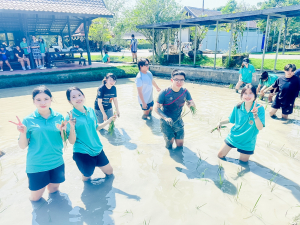 รร.สาธิต มรภ.เทพสตรี น้อมนำศาสตร์พระราชา จัดโครงการพัฒนาทักษะชีวิตตามศาสตร์พระราชาให้แก่นักเรียนชั้นมัธยมศึกษาปีที่ 5