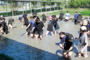 รร.สาธิต มรภ.เทพสตรี น้อมนำศาสตร์พระราชา จัดโครงการพัฒนาทักษะชีวิตตามศาสตร์พระราชาให้แก่นักเรียนชั้นมัธยมศึกษาปีที่ 5