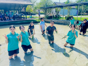 รร.สาธิต มรภ.เทพสตรี น้อมนำศาสตร์พระราชา จัดโครงการพัฒนาทักษะชีวิตตามศาสตร์พระราชาให้แก่นักเรียนชั้นมัธยมศึกษาปีที่ 5