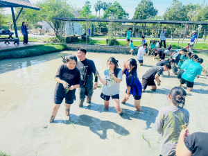 รร.สาธิต มรภ.เทพสตรี น้อมนำศาสตร์พระราชา จัดโครงการพัฒนาทักษะชีวิตตามศาสตร์พระราชาให้แก่นักเรียนชั้นมัธยมศึกษาปีที่ 5