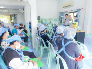 ศูนย์ส่งเสริมการจัดการศึกษาตามพระบรมราโชบาย มรภ.เทพสตรี จัดอบรมการทำถั่วกรอบแก้ว สร้างอาชีพ เสริมรายได้ และพึ่งพาตนเองได้อย่างยั่งยืนตามหลักปรัชญาเศรษฐกิจพอเพียง