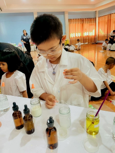 คณะวิทยาศาสตร์ฯ มรภ.เทพสตรี ลงพื้นที่จัดกิจกรรมส่งเสริมทักษะวิทยาศาสตร์ ณ โรงเรียนวัดธรรมิการาม