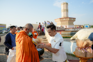 มรภ.เทพสตรี ร่วมพิธีทำบุญตักบาตรเนื่องในโอกาสวันส่งท้ายปีเก่า ต้อนรับปีใหม่